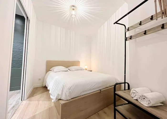 Le James Close: Apt 4 Prs Standing - Vieille Ville
