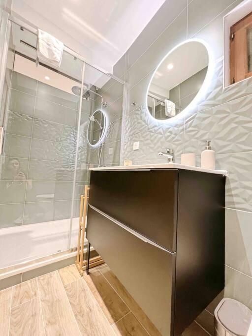 Le Close: 4 Prs Standing - Vieille Apartment *