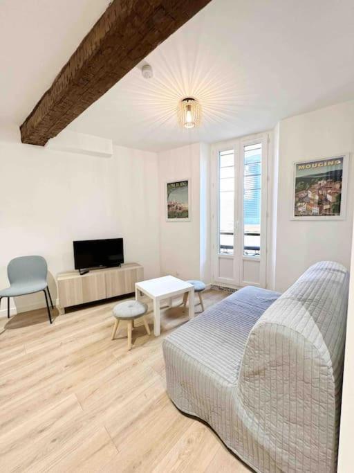 Le Close: 4 Prs Standing - Vieille Apartment *
