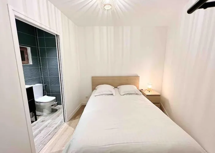 Le James Close: Apt 4 Prs Standing - Vieille Ville
