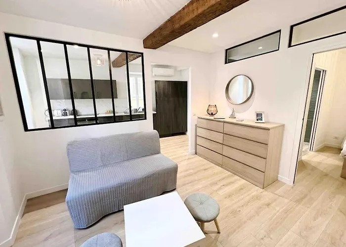 Le James Close: Apt 4 Prs Standing - Vieille Ville