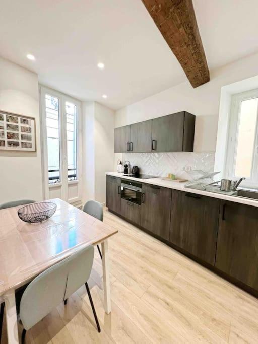 Le Close: 4 Prs Standing - Vieille Apartment
